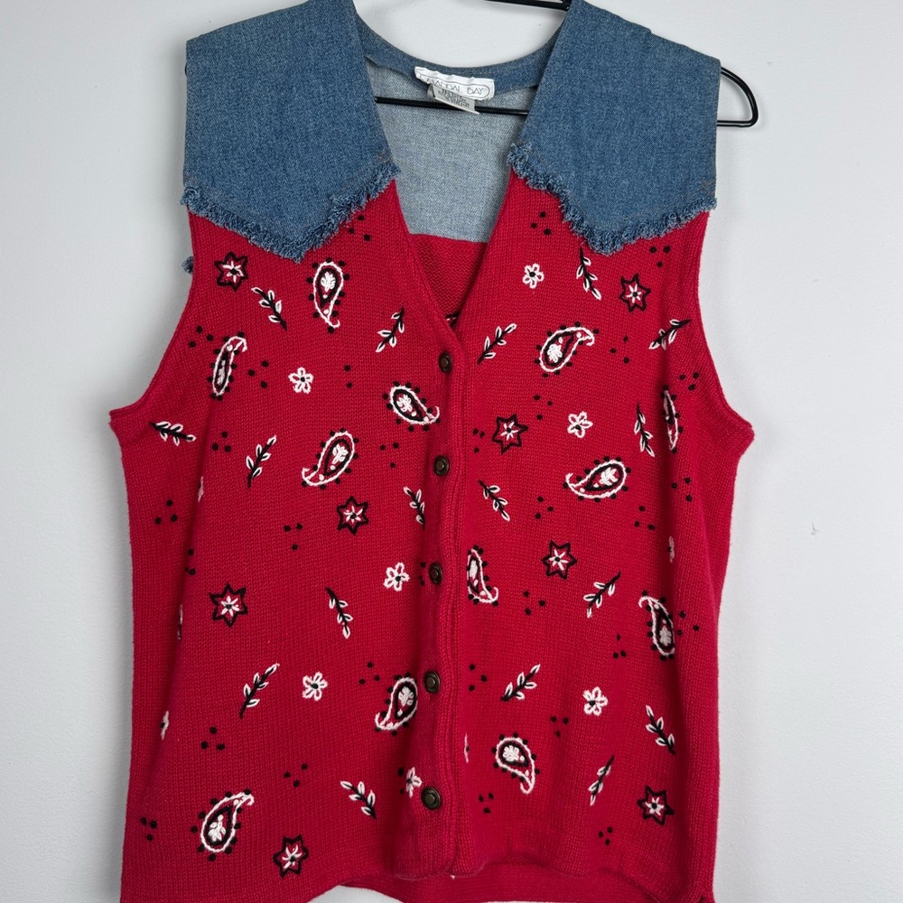 Mandalay Denim Yoke Ramie Cotton Sweater Vest Red Paisley Women's L